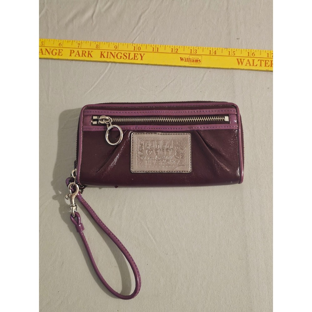 Coach Poppy Purple Patent Leather Zip Around Wristlet‎ Wallet 46438